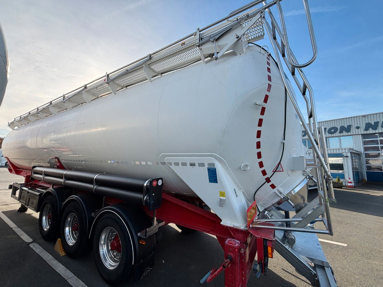 Feldbinder KIP 60.3 E-Hydraulik - Bulktrailer: bild 3 Feldbinder KIP 60.3 E-Hydraulik - Bulktrailer: bild 3