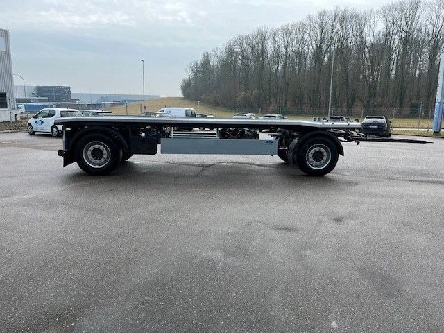 Außenroller 18 AR Außenroller 18 AR - Lastväxlarsläp/ Liftdumpersläp: bild 5 Außenroller 18 AR Außenroller 18 AR - Lastväxlarsläp/ Liftdumpersläp: bild 5