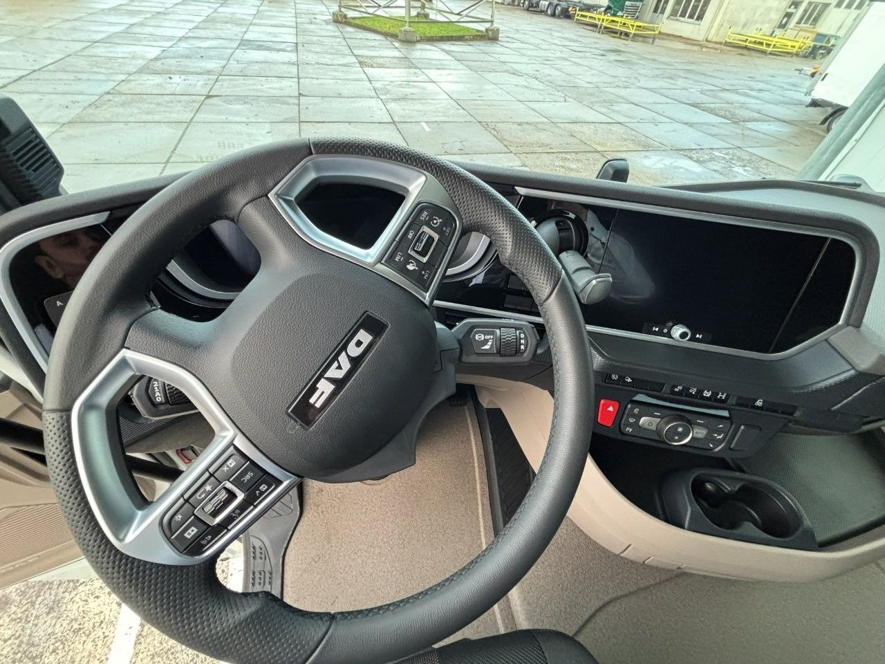 Dryckestransport lastbil DAF FAN XG 480 Swing-Board-Aufbau Mitnahmestapler: bild 13 Dryckestransport lastbil DAF FAN XG 480 Swing-Board-Aufbau Mitnahmestapler: bild 13