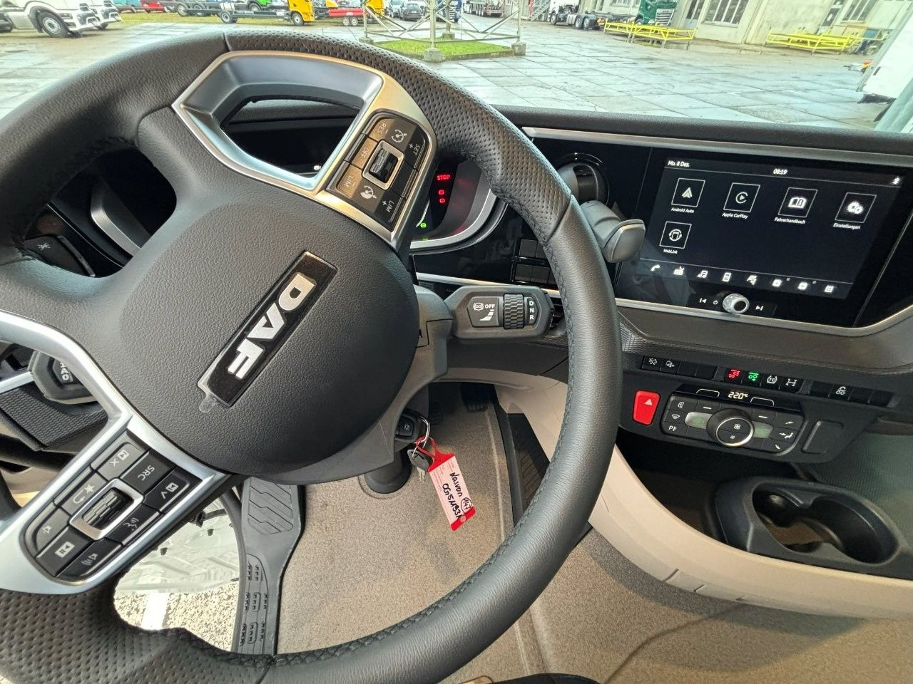 Dryckestransport lastbil DAF FAN XG 480 Swing-Board-Aufbau Mitnahmestapler: bild 15 Dryckestransport lastbil DAF FAN XG 480 Swing-Board-Aufbau Mitnahmestapler: bild 15