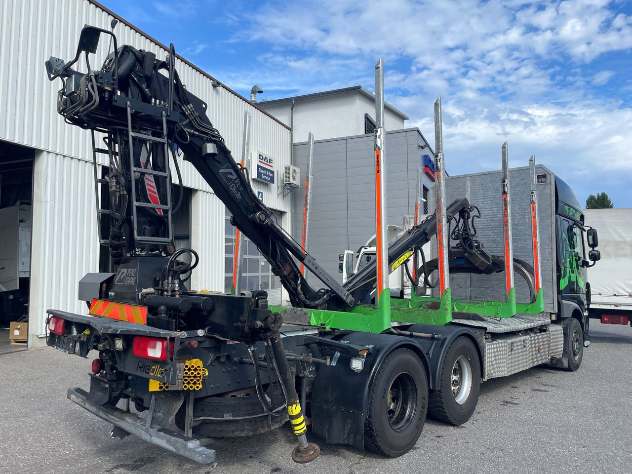 DAF FAT XF 530 SSC, Holztransport, Greifer mit Säge - Timmerbil, Kranbil: bild 3 DAF FAT XF 530 SSC, Holztransport, Greifer mit Säge - Timmerbil, Kranbil: bild 3