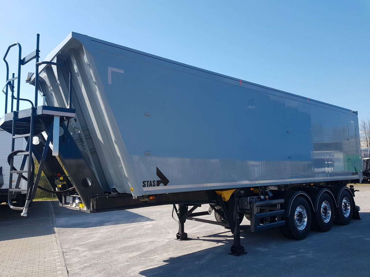 Stas agroSTAR 47,6 cbm Kippsattelauflieger Stas agroSTAR 47,6 cbm Kippsattelauflieger - Tippbil semitrailer: bild 1 Stas agroSTAR 47,6 cbm Kippsattelauflieger Stas agroSTAR 47,6 cbm Kippsattelauflieger - Tippbil semitrailer: bild 1