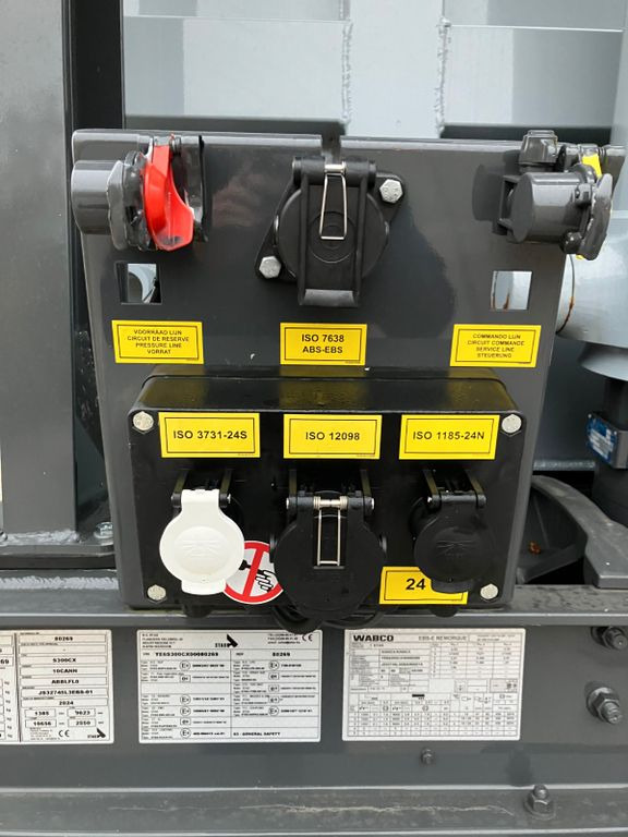 Stas agroSTAR 51,8 Kippsattelauflieger Stas agroSTAR 51,8 Kippsattelauflieger - Tippbil semitrailer: bild 4 Stas agroSTAR 51,8 Kippsattelauflieger Stas agroSTAR 51,8 Kippsattelauflieger - Tippbil semitrailer: bild 4