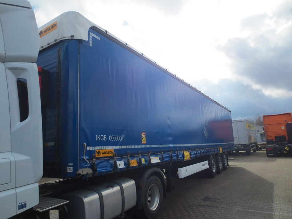 Wielton Curtain Master Stand. BAHNVERLADEFÄHIG Code P386 Wielton Curtain Master Stand. BAHNVERLADEFÄHIG Code P386 - Kapelltrailer: bild 5 Wielton Curtain Master Stand. BAHNVERLADEFÄHIG Code P386 Wielton Curtain Master Stand. BAHNVERLADEFÄHIG Code P386 - Kapelltrailer: bild 5