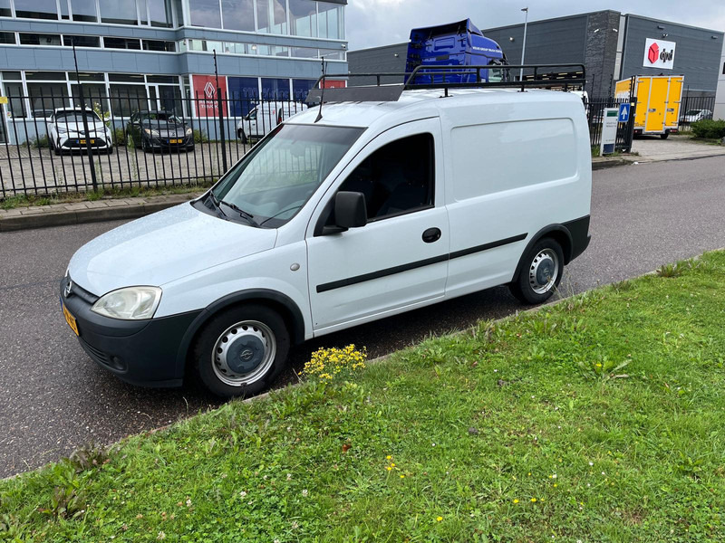 Opel Combo 1.3 CDTI, Airco, Radio, Roofrack - Små skåpbil: bild 2 Opel Combo 1.3 CDTI, Airco, Radio, Roofrack - Små skåpbil: bild 2