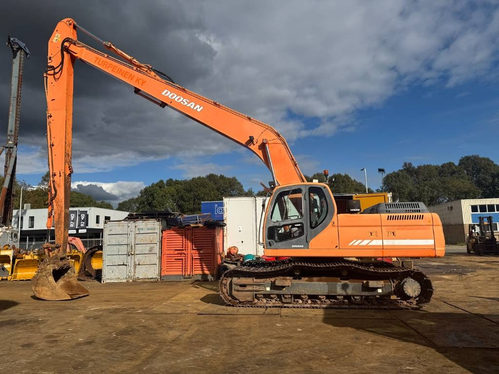 Doosan DX 300 LC ( 4.690 original hours 18M long reach ) - Grävmaskin: bild 1 Doosan DX 300 LC ( 4.690 original hours 18M long reach ) - Grävmaskin: bild 1