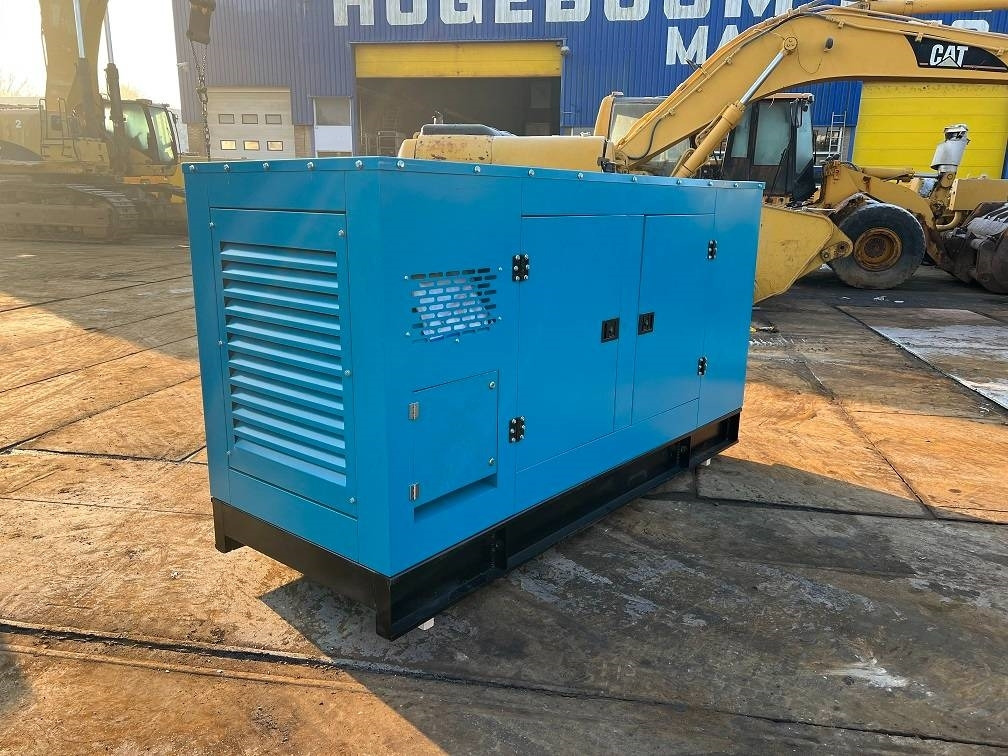 Ricardo 200KVA (160KW) SILENT GENERATOR 3 PHASE 50HZ 400V - Elgenerator: bild 4 Ricardo 200KVA (160KW) SILENT GENERATOR 3 PHASE 50HZ 400V - Elgenerator: bild 4