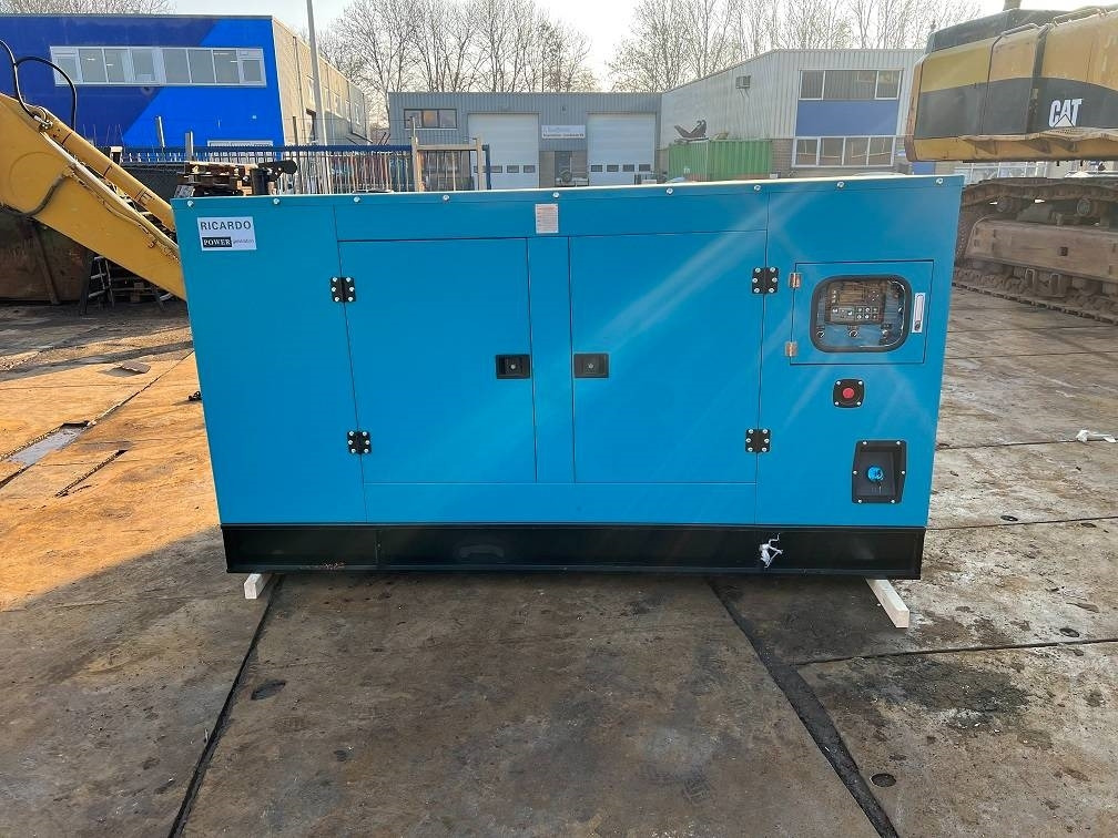 Ricardo 200KVA (160KW) SILENT GENERATOR 3 PHASE 50HZ 400V - Elgenerator: bild 1 Ricardo 200KVA (160KW) SILENT GENERATOR 3 PHASE 50HZ 400V - Elgenerator: bild 1