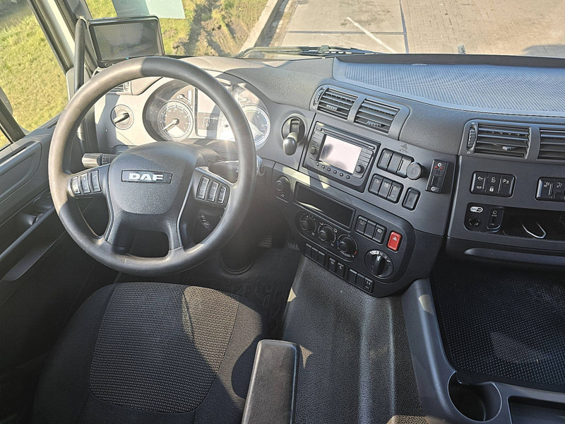 Interior photo 1: Kylbil lastbil DAF CF 400 CARRIER SUPRA 550