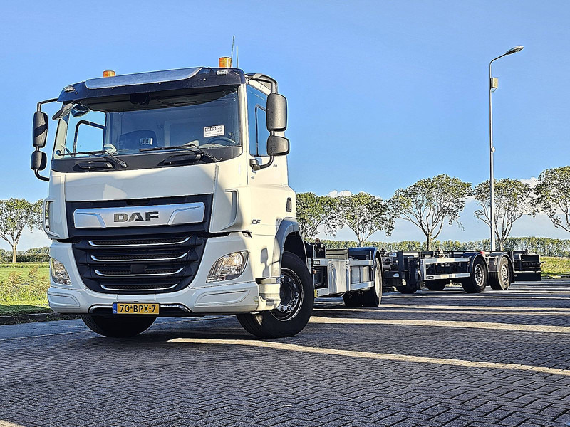 DAF CF 410 20FT TANKCONTAINER - Containerbil/ Växelflak lastbil: bild 1 DAF CF 410 20FT TANKCONTAINER - Containerbil/ Växelflak lastbil: bild 1