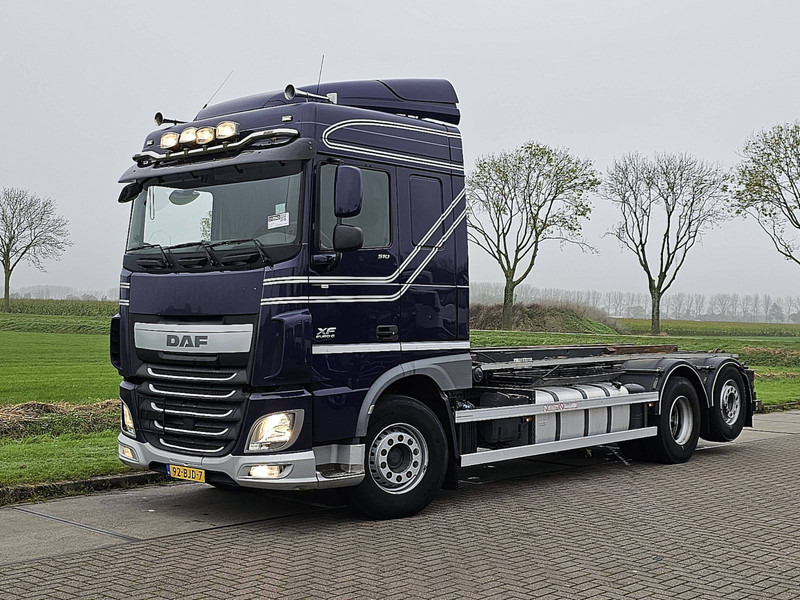 DAF XF 510 6X2 FAN STEERAXLE - Lastbil med kabelsystem: bild 2 DAF XF 510 6X2 FAN STEERAXLE - Lastbil med kabelsystem: bild 2