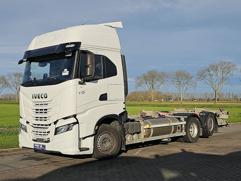 Iveco S-WAY AS260S46 6x2*4 LNG GAS - Containerbil/ Växelflak lastbil: bild 2 Iveco S-WAY AS260S46 6x2*4 LNG GAS - Containerbil/ Växelflak lastbil: bild 2