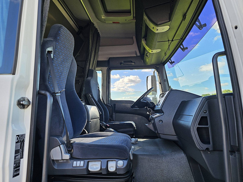 Lastbil med skåp MAN 26.440 TGA LX 6X2 SIDE DOORS: bild 7