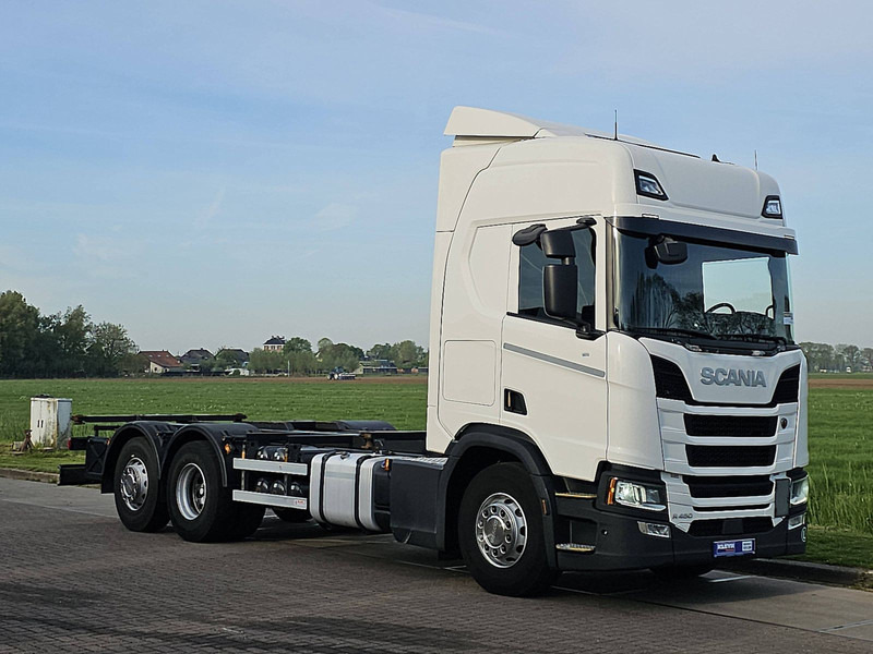 Scania R450 6X2*4 RET. LED WB475 - Containerbil/ Växelflak lastbil: bild 5 Scania R450 6X2*4 RET. LED WB475 - Containerbil/ Växelflak lastbil: bild 5