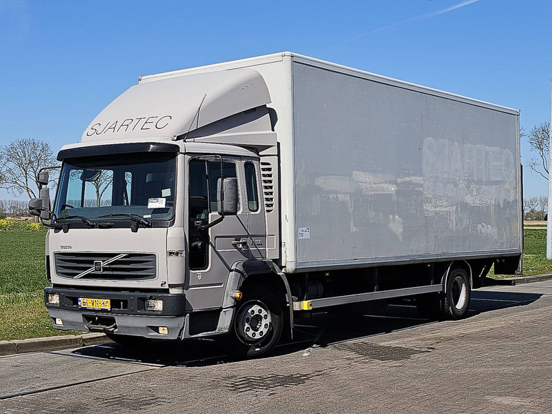 Volvo FL 614.180 NL-TRUCK TAILLIFT - Lastbil med skåp: bild 2 Volvo FL 614.180 NL-TRUCK TAILLIFT - Lastbil med skåp: bild 2