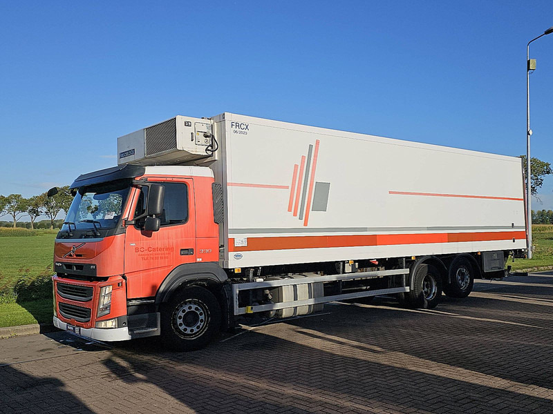 Volvo FM 330 6X2 FRIGOBL. LIFT - Kylbil lastbil: bild 2 Volvo FM 330 6X2 FRIGOBL. LIFT - Kylbil lastbil: bild 2