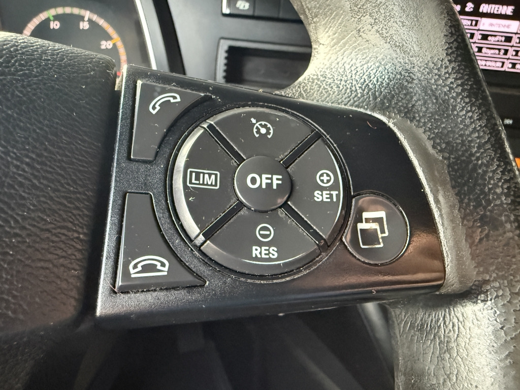 Mercedes-Benz Actros 1843 Retarder Klima Mega Jumbo Temomat - Dragbil: bild 3 Mercedes-Benz Actros 1843 Retarder Klima Mega Jumbo Temomat - Dragbil: bild 3