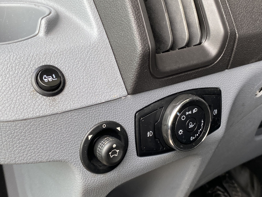 Ford Transit 4x4 L4 Klima 4mKoffer + LBW Tempomat AHK - Volymskåp: bild 2 Ford Transit 4x4 L4 Klima 4mKoffer + LBW Tempomat AHK - Volymskåp: bild 2