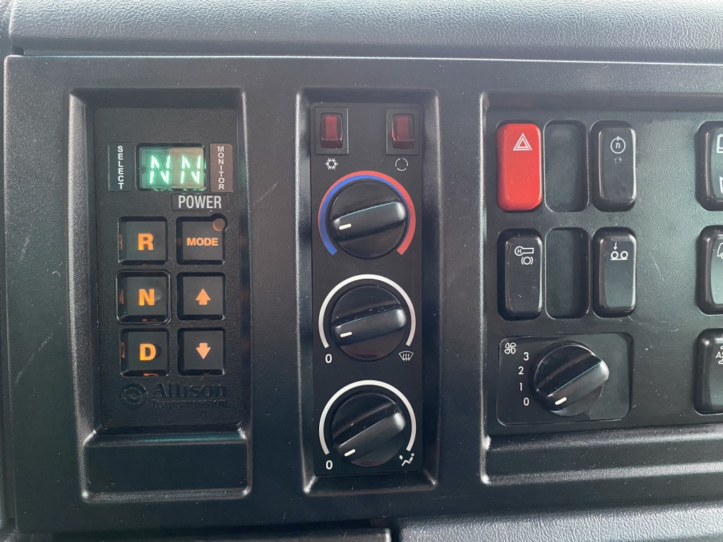 Mercedes-Benz Econic 2633 PLATZ Mülltonnenwaschanlage - Sopbil: bild 2 Mercedes-Benz Econic 2633 PLATZ Mülltonnenwaschanlage - Sopbil: bild 2