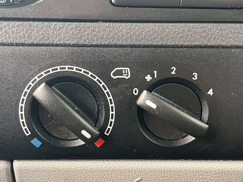 VW T5 Kombi 2,0 TDI BlueMotion Klima 9-Sitzer - Personbil: bild 2 VW T5 Kombi 2,0 TDI BlueMotion Klima 9-Sitzer - Personbil: bild 2