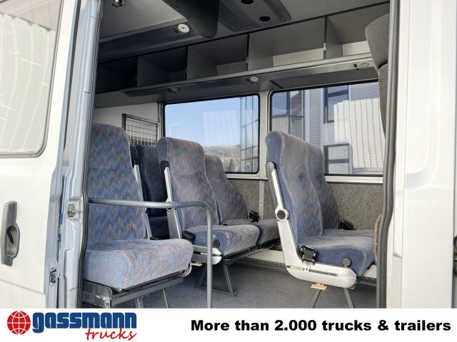 Mercedes-Benz 711 D-KA 4x2, Standklima, 11-Sitze, 2 x on stock - Minibuss, Persontransport: bild 4 Mercedes-Benz 711 D-KA 4x2, Standklima, 11-Sitze, 2 x on stock - Minibuss, Persontransport: bild 4