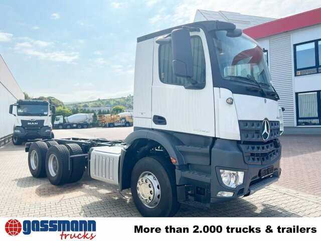 Chassi lastbil Mercedes-Benz Arocs 2642/45 K 6x4, Retarder, Motorabtrieb: bild 9 Chassi lastbil Mercedes-Benz Arocs 2642/45 K 6x4, Retarder, Motorabtrieb: bild 9
