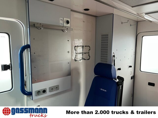 Mercedes-Benz Sprinter 313 CDI 4x2, Rettungswagen - Skåpbil: bild 4 Mercedes-Benz Sprinter 313 CDI 4x2, Rettungswagen - Skåpbil: bild 4