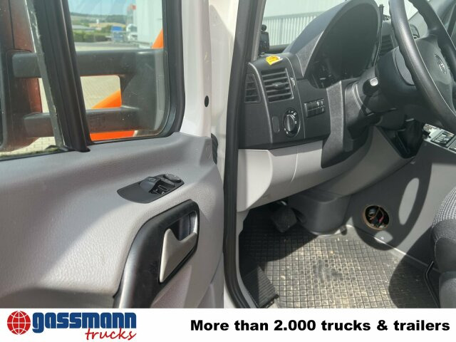 Mercedes-Benz Sprinter 516 CDI 4x2, Rettungswagen, Bi-Xenon - Skåpbil: bild 4 Mercedes-Benz Sprinter 516 CDI 4x2, Rettungswagen, Bi-Xenon - Skåpbil: bild 4