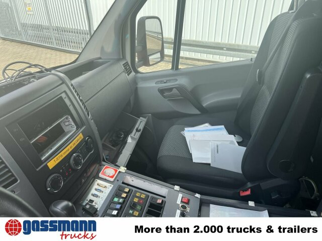 Mercedes-Benz Sprinter 516 CDI 4x2, Rettungswagen, Bi-Xenon - Skåpbil: bild 3 Mercedes-Benz Sprinter 516 CDI 4x2, Rettungswagen, Bi-Xenon - Skåpbil: bild 3