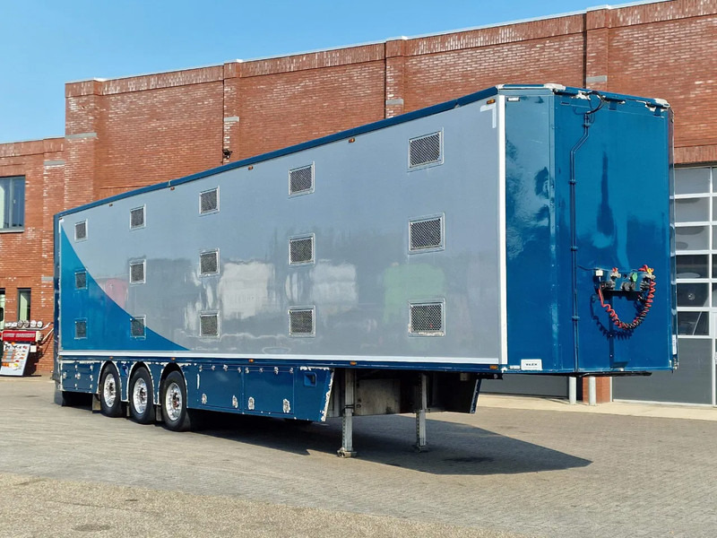 CUPPERS Boone construct - 3 deck livestock trailer - Ventilation - Loadlift - 2x steering axle - SAF - Djurtransport semitrailer: bild 2 CUPPERS Boone construct - 3 deck livestock trailer - Ventilation - Loadlift - 2x steering axle - SAF - Djurtransport semitrailer: bild 2