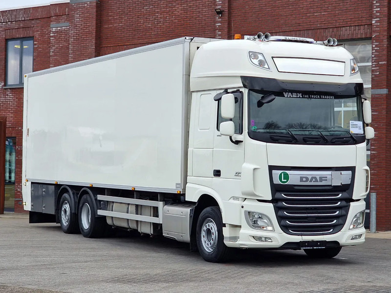 DAF XF 440 SuperSpaceCab 6x2*4 - 2 deck Closed Livestock - 40M2 - Filtersystem - Djurtransport lastbil: bild 1 DAF XF 440 SuperSpaceCab 6x2*4 - 2 deck Closed Livestock - 40M2 - Filtersystem - Djurtransport lastbil: bild 1