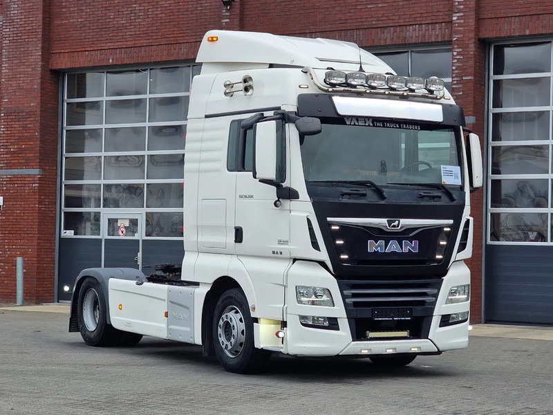MAN TGX 18.500 4x2 - Low KM 280Tkm - 2x tank - Navi - Euro 6 - Full spoiler - Dragbil: bild 1 MAN TGX 18.500 4x2 - Low KM 280Tkm - 2x tank - Navi - Euro 6 - Full spoiler - Dragbil: bild 1