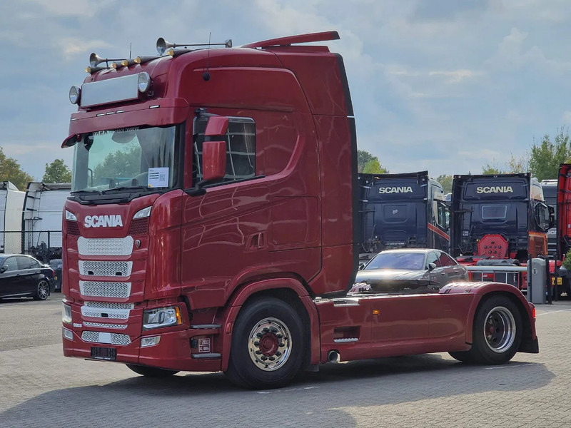 Scania S500 NGS Highline 4x2 - Retarder - Night clima - Full air - Custom interior - Full spoiler - 2 tank - Dragbil: bild 3 Scania S500 NGS Highline 4x2 - Retarder - Night clima - Full air - Custom interior - Full spoiler - 2 tank - Dragbil: bild 3