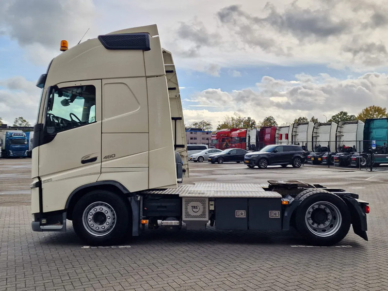 Volvo FH 13.460 Globetrotter XL - PTO/Hydraulic - I parkcool - Full air - TV - Fridge - Dragbil: bild 4 Volvo FH 13.460 Globetrotter XL - PTO/Hydraulic - I parkcool - Full air - TV - Fridge - Dragbil: bild 4