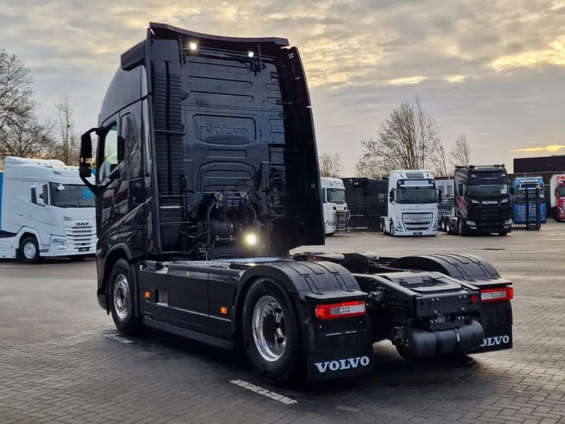 Volvo FH 13.500 Globetrotter XL 4x2 - NEW - Full spec - I parkcool - Full air - - Dragbil: bild 4 Volvo FH 13.500 Globetrotter XL 4x2 - NEW - Full spec - I parkcool - Full air - - Dragbil: bild 4
