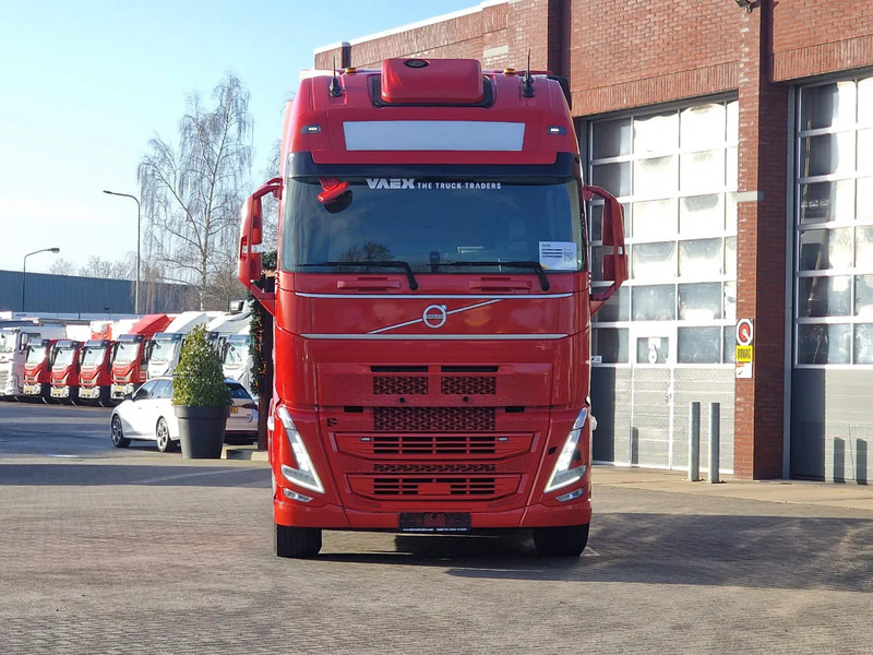 Volvo FH 13.500 Globetrotter XL 6x2 - Night clima - 3.00 WB - Leather - Full air - Dragbil: bild 2 Volvo FH 13.500 Globetrotter XL 6x2 - Night clima - 3.00 WB - Leather - Full air - Dragbil: bild 2