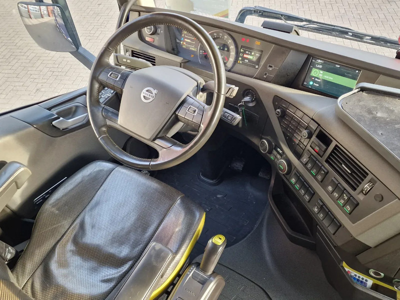 Dragbil Volvo FH 16.750 Globetrotter XL 6x2 - Retarder - I parkcool - Full air - Leather: bild 20