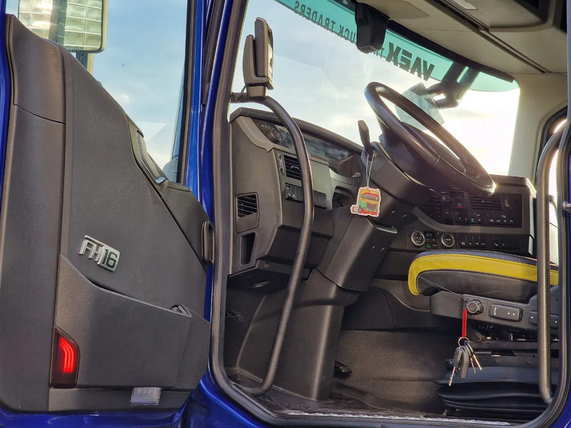 Dragbil Volvo FH 16.750 Globetrotter XL 6x2 - Retarder - I parkcool - Full air - Leather: bild 9