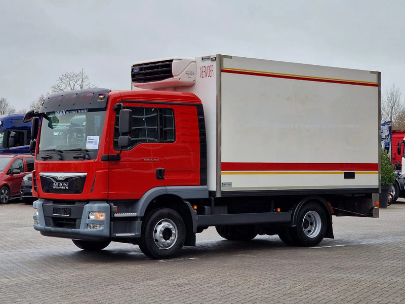 MAN TGM 12.250 Sleepercab 4x2 - Carrier Xarios 600 - Meat Hooks - Vleeshang - Rohrbahnen - Low KM - Kylbil lastbil: bild 3 MAN TGM 12.250 Sleepercab 4x2 - Carrier Xarios 600 - Meat Hooks - Vleeshang - Rohrbahnen - Low KM - Kylbil lastbil: bild 3