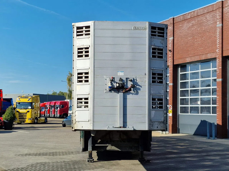 Pezzaioli 5 deck livestock trailer - Water & Ventilation - Loadlift - Folding floors - BPW Axle - 155M3 - Djurtransport semitrailer: bild 5 Pezzaioli 5 deck livestock trailer - Water & Ventilation - Loadlift - Folding floors - BPW Axle - 155M3 - Djurtransport semitrailer: bild 5