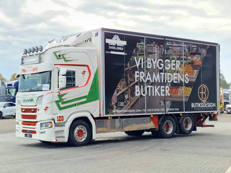 Scania R580 V8 NGS Highline 6x2 - Box with sidedoors - Loadlift - Retarder - Full air - 475 wb - Lastbil med skåp: bild 3 Scania R580 V8 NGS Highline 6x2 - Box with sidedoors - Loadlift - Retarder - Full air - 475 wb - Lastbil med skåp: bild 3