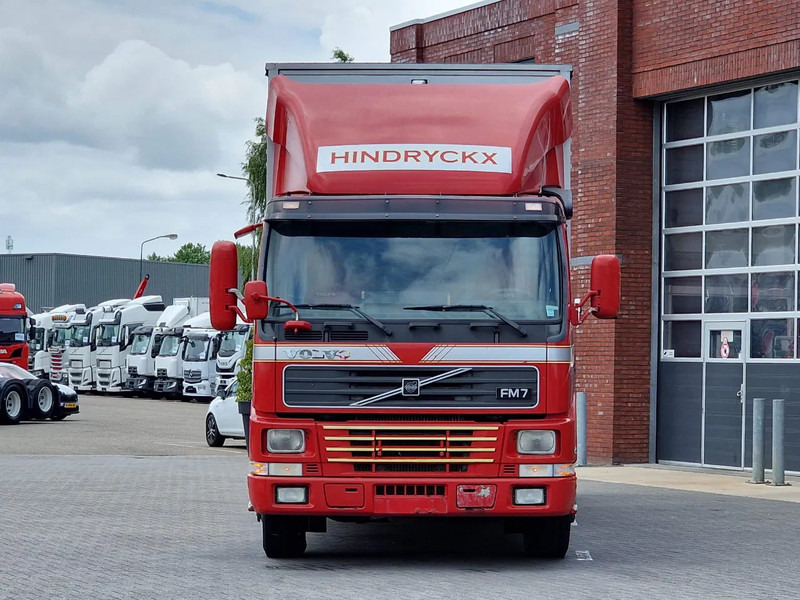 Volvo FM 250 4x- Livestock 2 deck - Lifting floors - Loadlift - Manual gearbox - Djurtransport lastbil: bild 2 Volvo FM 250 4x- Livestock 2 deck - Lifting floors - Loadlift - Manual gearbox - Djurtransport lastbil: bild 2