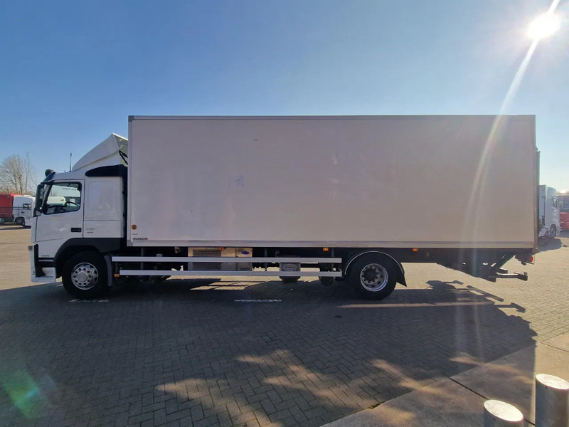 Volvo FM 330 4x2 - Carrier MT 18 Frigo - Loadlift - Full air - Sleepercab - Kylbil lastbil: bild 4 Volvo FM 330 4x2 - Carrier MT 18 Frigo - Loadlift - Full air - Sleepercab - Kylbil lastbil: bild 4
