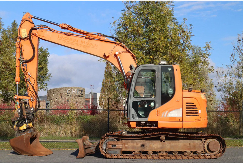 Doosan DX140LCR-3 | DX 140 LCR-3 | TILT ROTATOR | BUCKET | DOZERBLADE - Bandgrävare: bild 1 Doosan DX140LCR-3 | DX 140 LCR-3 | TILT ROTATOR | BUCKET | DOZERBLADE - Bandgrävare: bild 1