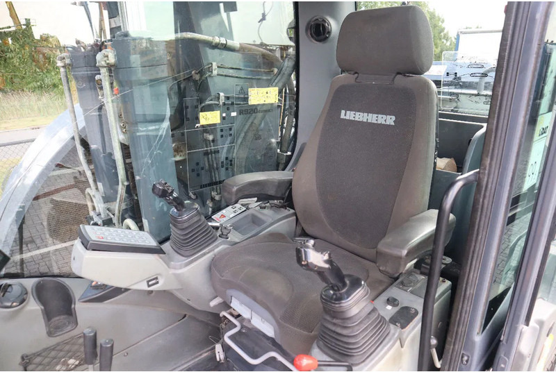 Rivningsgrävare Liebherr R920 K LC COMPACT | BLADE | ROTOTILT | OILQUICK | MAGNET: bild 17 Rivningsgrävare Liebherr R920 K LC COMPACT | BLADE | ROTOTILT | OILQUICK | MAGNET: bild 17