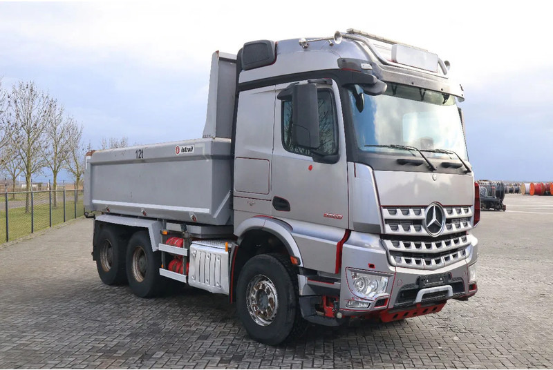 Mercedes-Benz Arocs 2658 2858 | 6X4 EURO 6 BIG AXLES | RETARDER | ENGINE PROBLEM - Tippbil lastbil: bild 3 Mercedes-Benz Arocs 2658 2858 | 6X4 EURO 6 BIG AXLES | RETARDER | ENGINE PROBLEM - Tippbil lastbil: bild 3