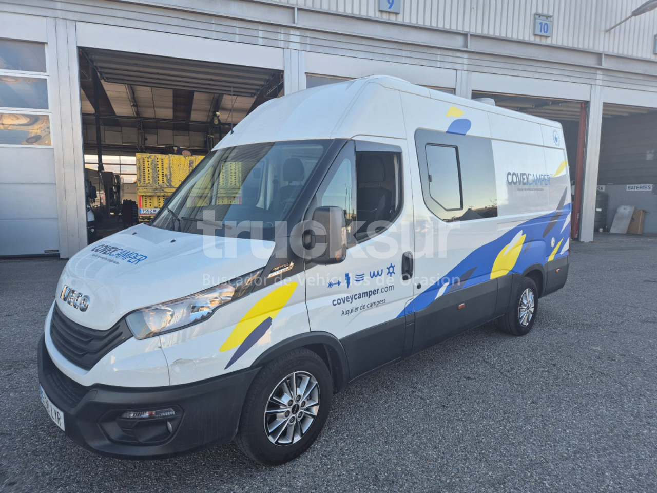 IVECO 35S16 CAMPER - Volymskåp: bild 2 IVECO 35S16 CAMPER - Volymskåp: bild 2