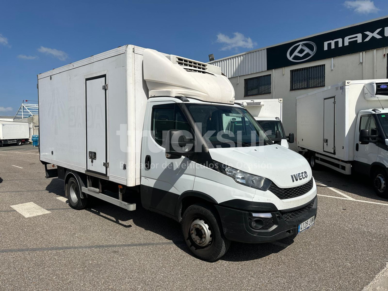 IVECO 70C15 THK - Lastbil med skåp: bild 1 IVECO 70C15 THK - Lastbil med skåp: bild 1