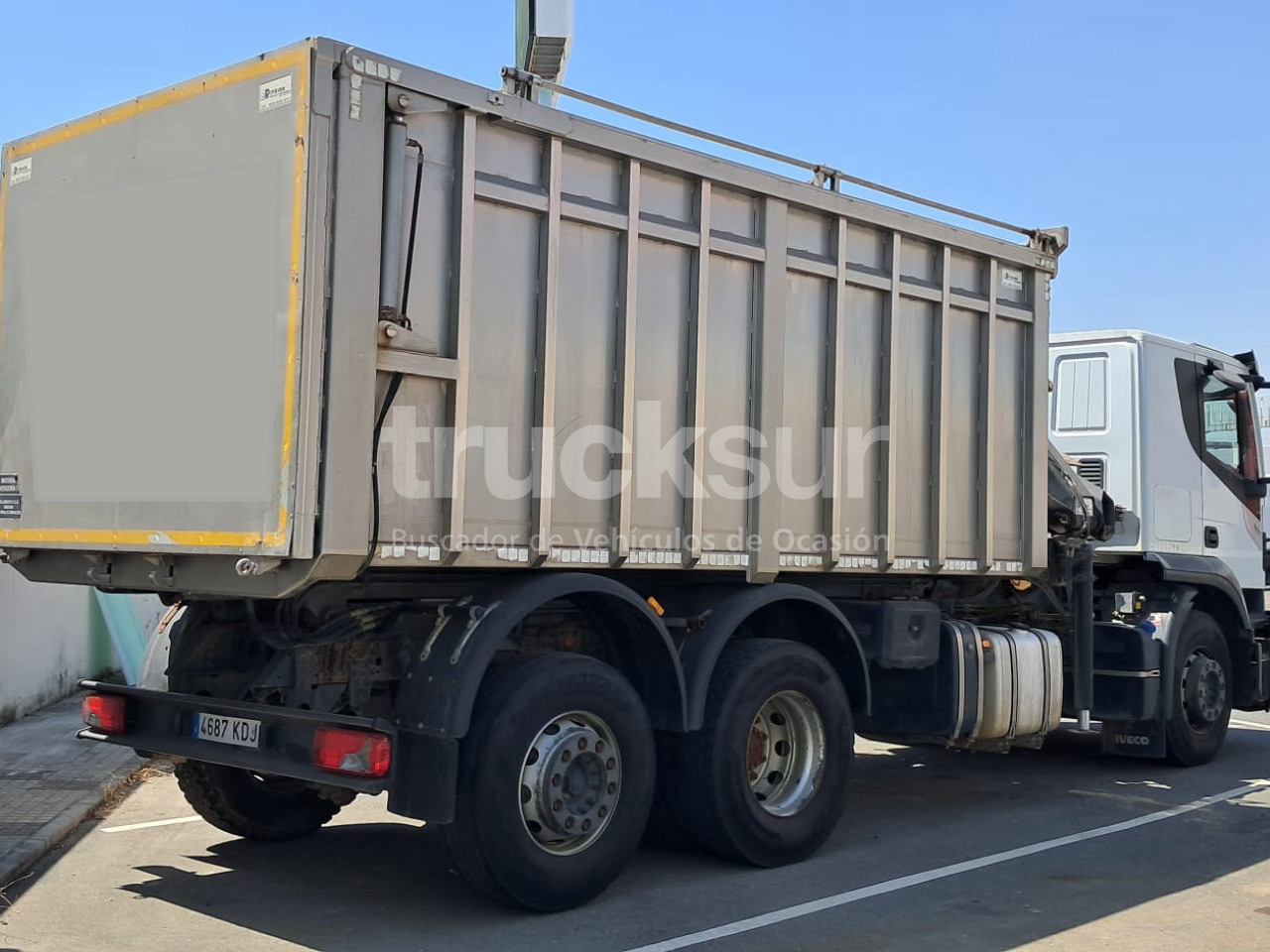 IVECO AT260SY/PS 360CV ejes 6x2*4 - Tippbil lastbil, Kranbil: bild 2 IVECO AT260SY/PS 360CV ejes 6x2*4 - Tippbil lastbil, Kranbil: bild 2