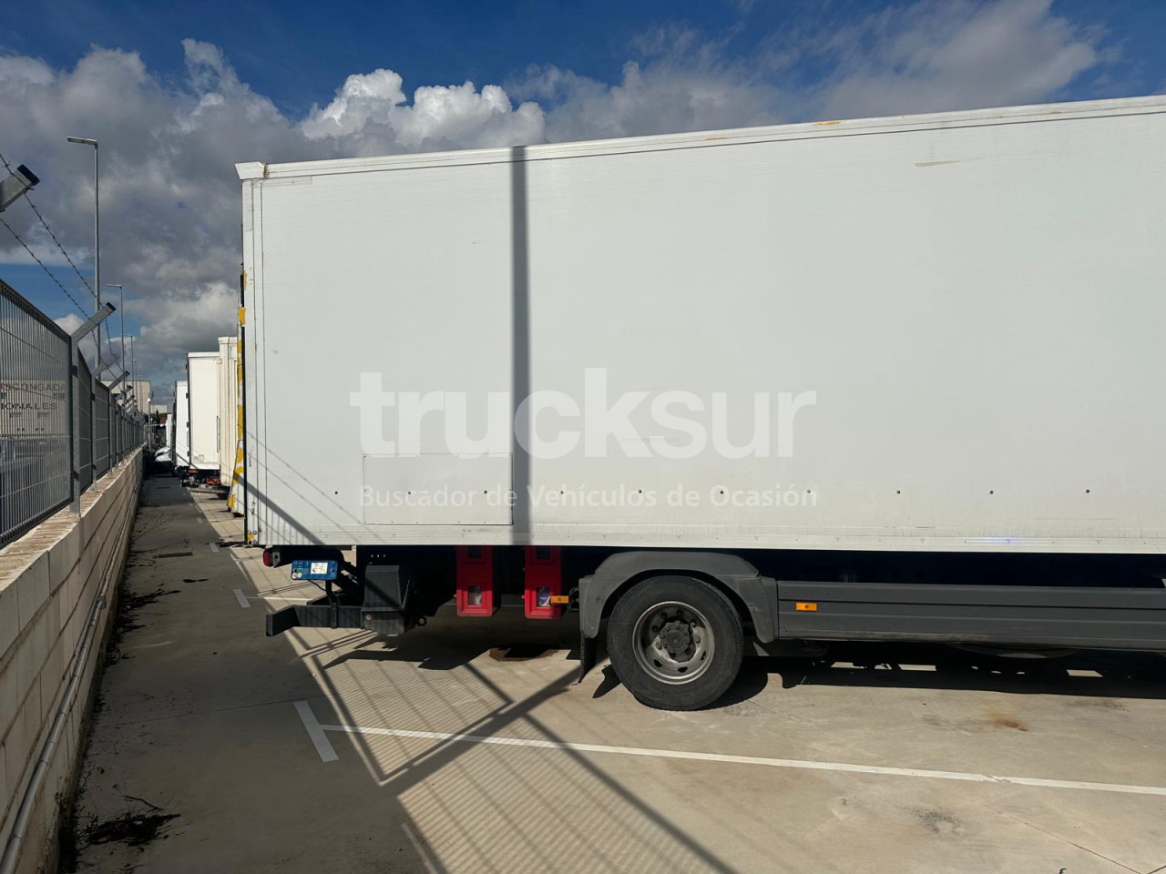 MERCEDES ATEGO - Lastbil med skåp: bild 4 MERCEDES ATEGO - Lastbil med skåp: bild 4